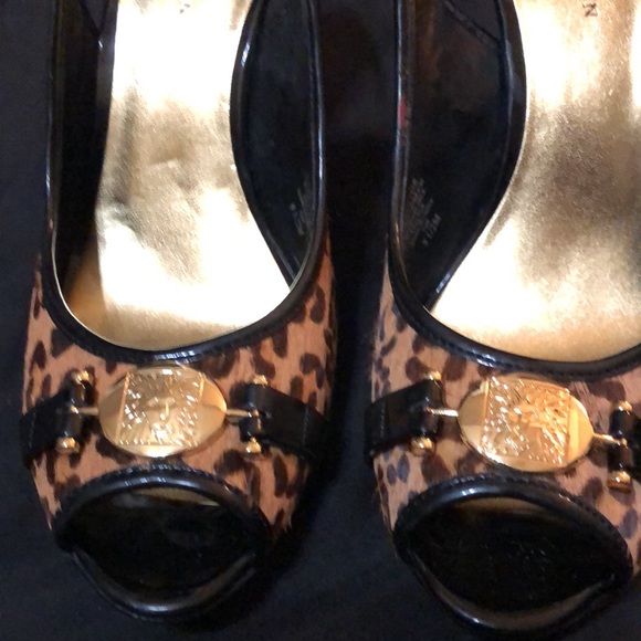 New Anne Klein Leopard Peep Toe Sandals - Picture 2 of 6